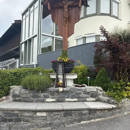 Bergapart Goetschl Апартаменты *